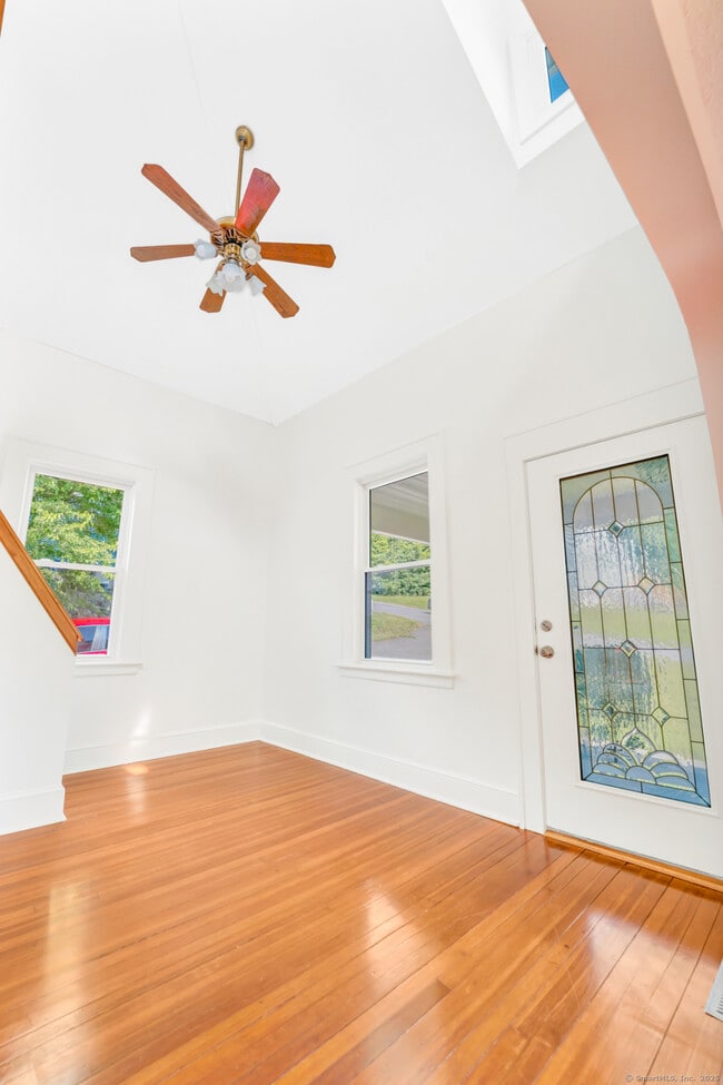 Building Photo - 29 Hazelhurst Ave