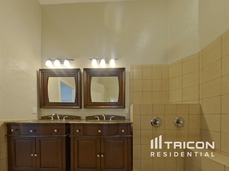 Building Photo - 2636 Cahill Way