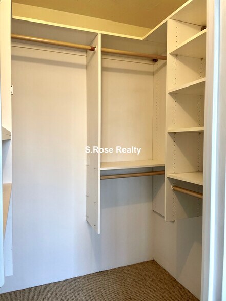 Building Photo - 1731 Beacon St