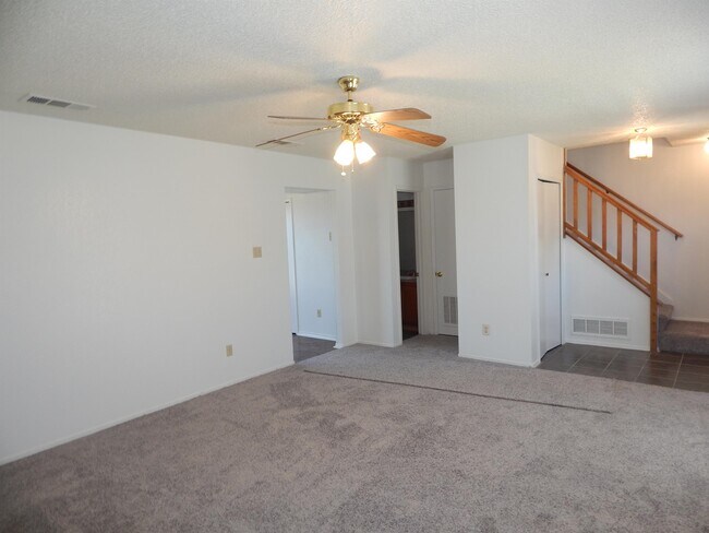 Building Photo - 1613 Bobby Lee Dr
