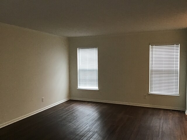 Building Photo - 280 Coyote Dr