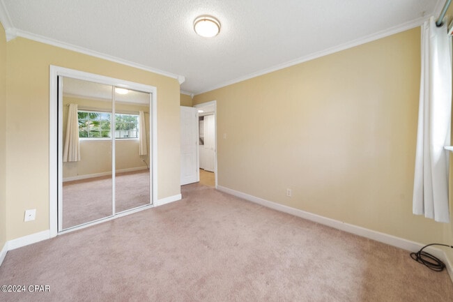 Building Photo - 2100 W Beach Dr