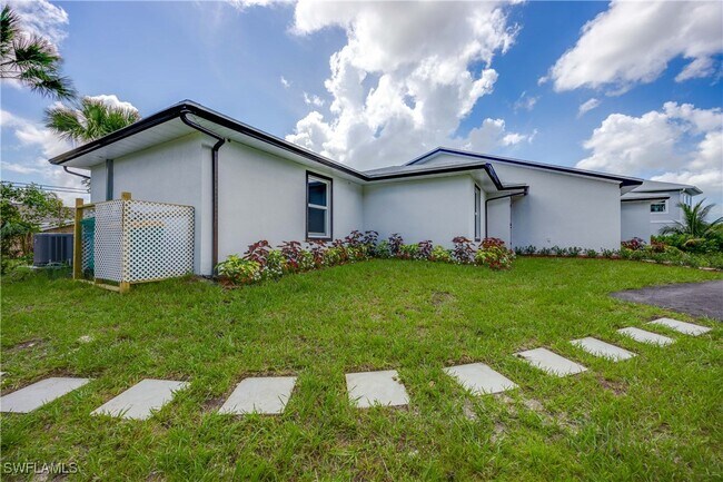 Building Photo - 3860 Outer Dr