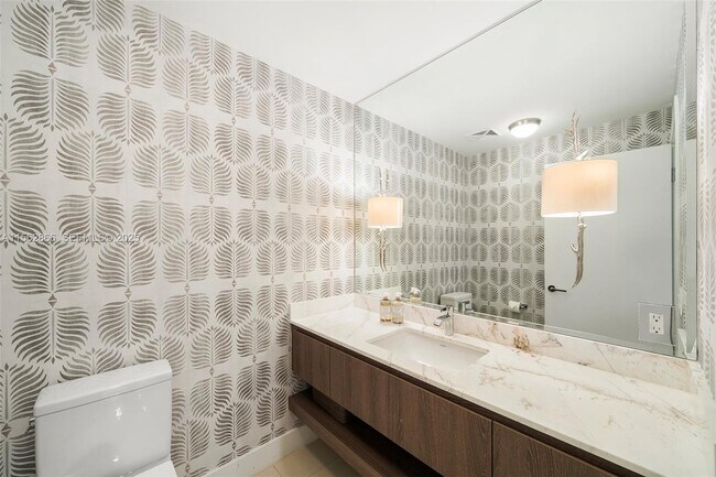 Building Photo - 360 Ocean Dr