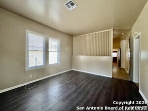 Building Photo - 120 Gifford St