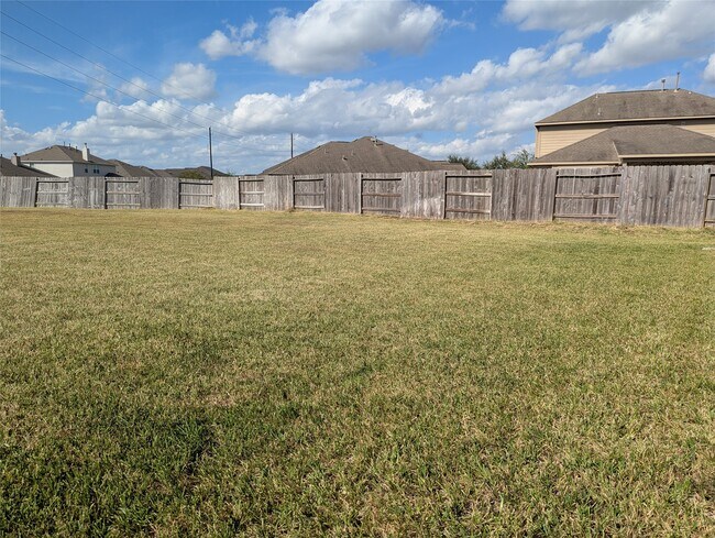 Building Photo - 13319 Lansdown St