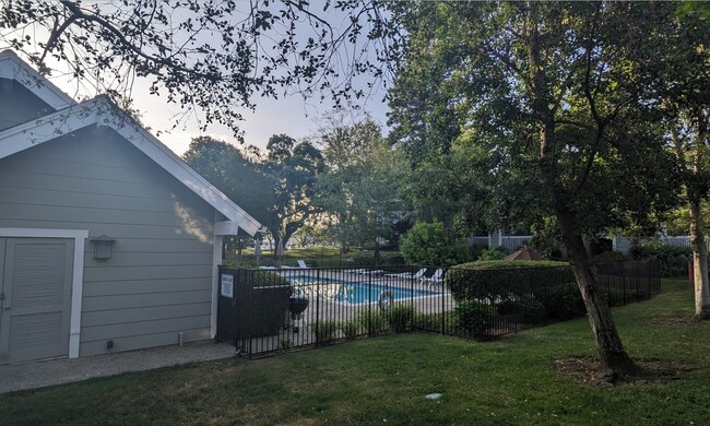 Building Photo - 938 Clark Ave