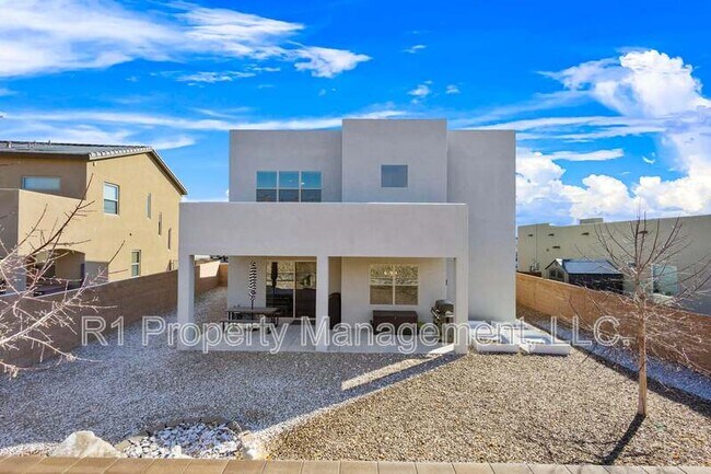 Building Photo - 1551 Corta Corona