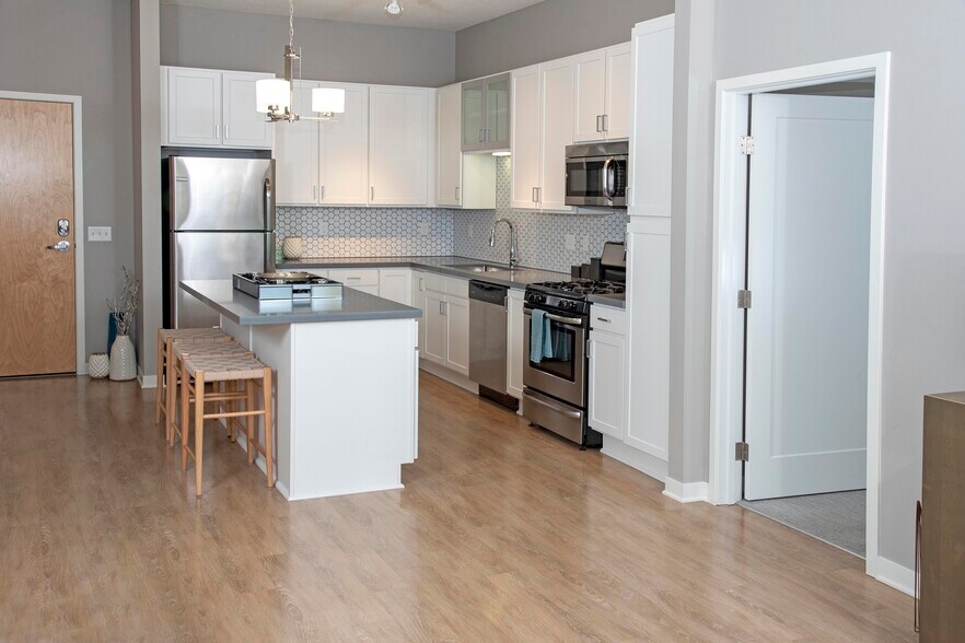 Arcata Apartments 901 Xenia Ave S Minneapolis MN 55416 Apartment Finder