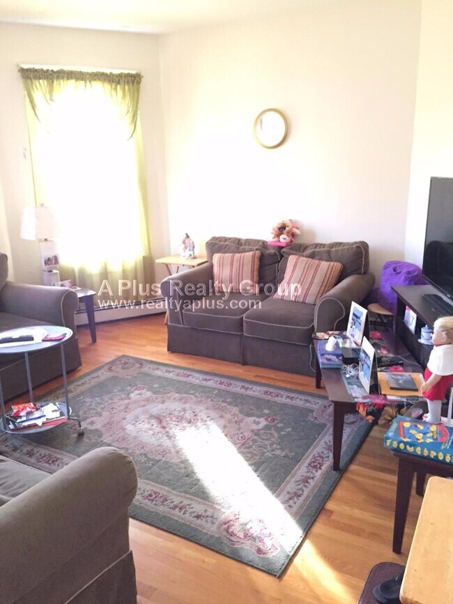 Building Photo - 10 Buckley Ave