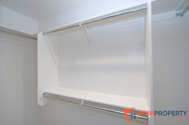 Building Photo - 351 W 800 N