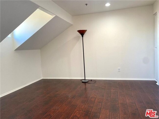 Building Photo - 4360 Ventura Canyon Ave