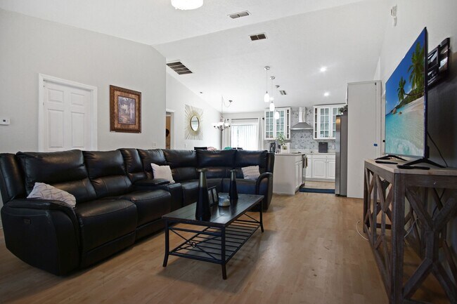 Building Photo - 4 Bedroom Home Now Available