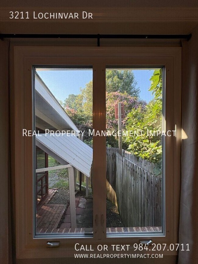 Building Photo - 3211 Lochinvar Dr