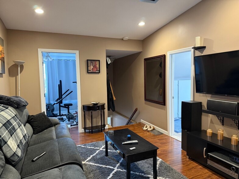 Living Room - 1977 Miller Pl