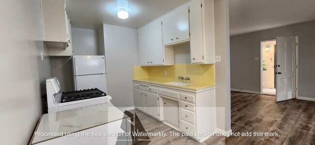 Building Photo - 134 13th St