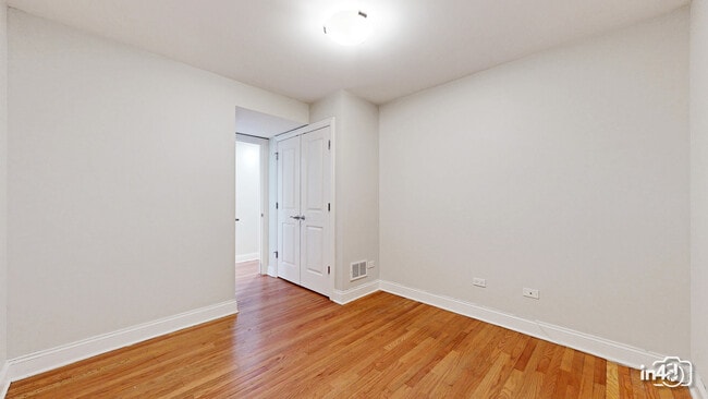 Building Photo - 1504 W Augusta Blvd