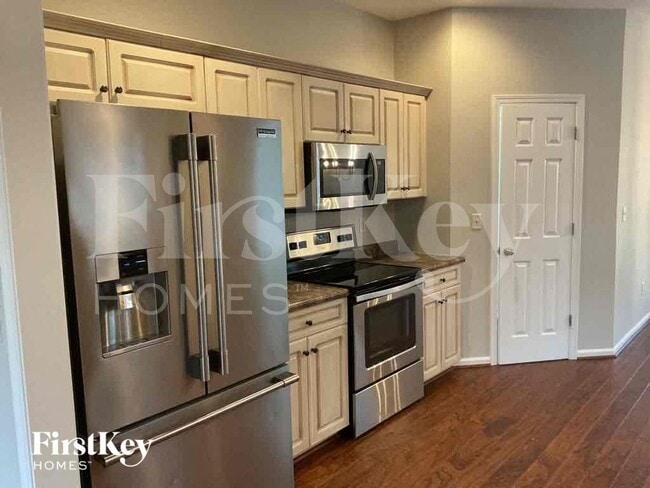 Building Photo - 3795 Abbeyglen Way