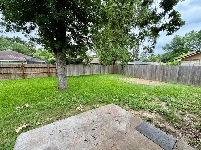 Building Photo - 5015 Glendower Dr