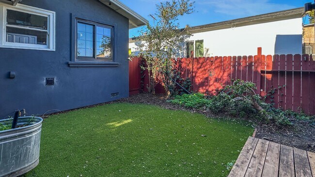 Building Photo - 22nd760