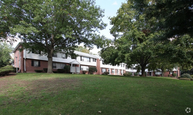 Building Photo - Cooper Hill Apartments