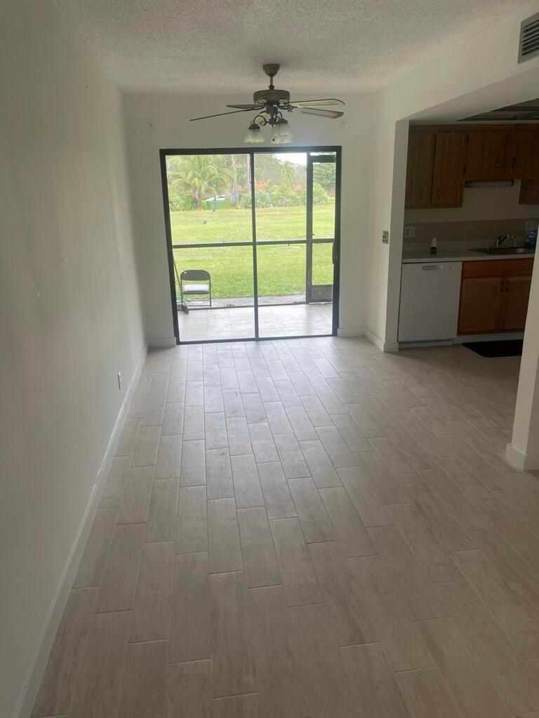 Building Photo - 4259 Oak Terrace Dr