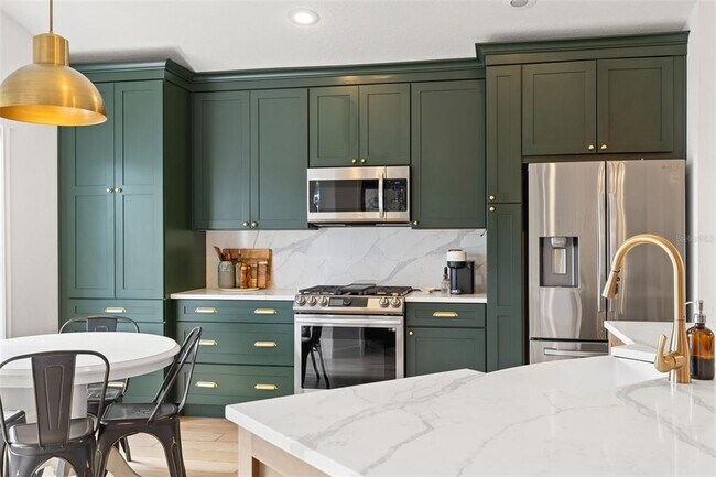 Building Photo - 870 Bayou View Dr