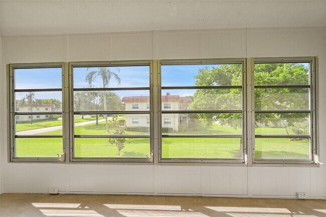 Building Photo - 23 Abbey Ln