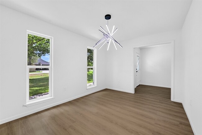 Primary Photo - 7114 Fox Run Dr