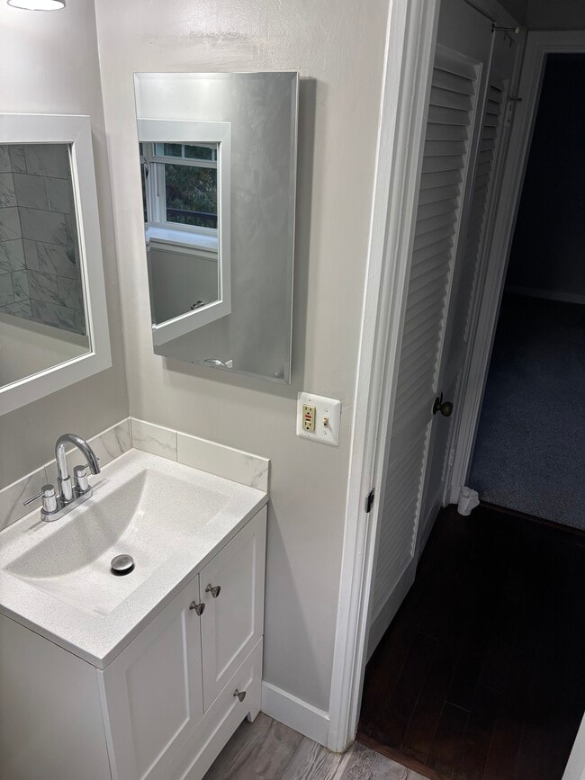 Building Photo - 2876 S Abingdon St