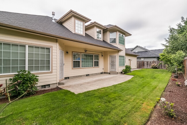 Building Photo - Beautiful 4-Bedroom, 3-Bath Home With Central Heat & A/C!