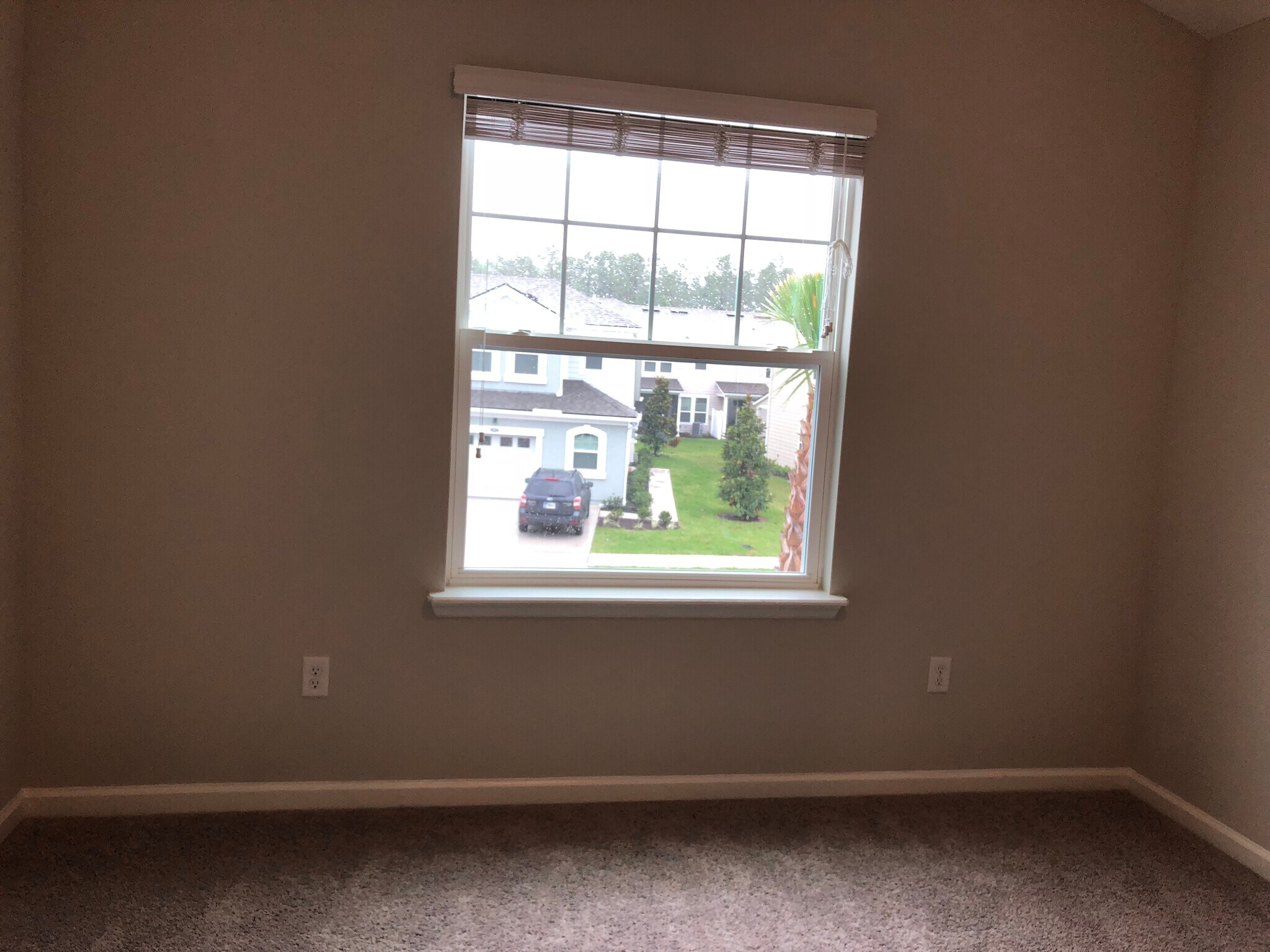 Building Photo - 557 Richmond Dr