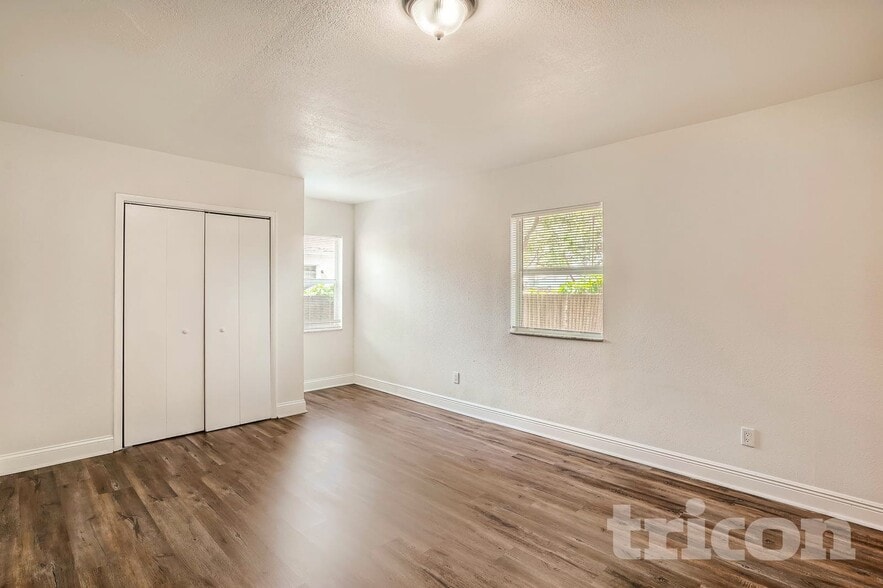 Building Photo - 4926 Haines Rd N