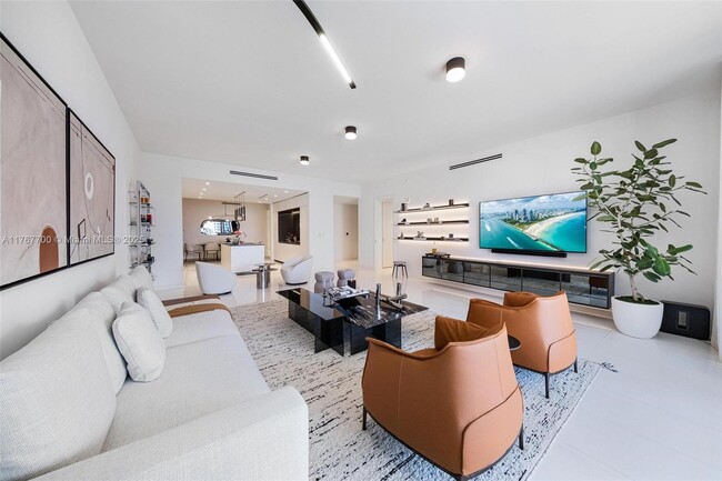 Building Photo - 300 Biscayne Blvd Way