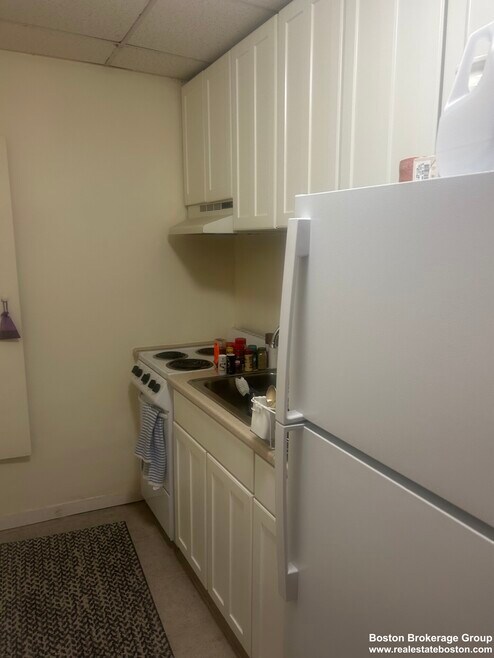 Building Photo - 857 Beacon St