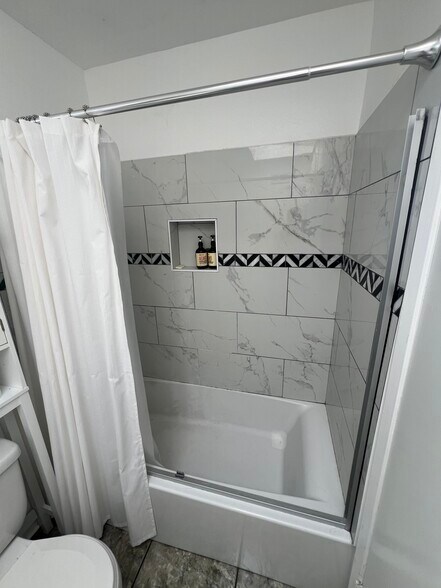 Building Photo - 9601 Sylmar Ave