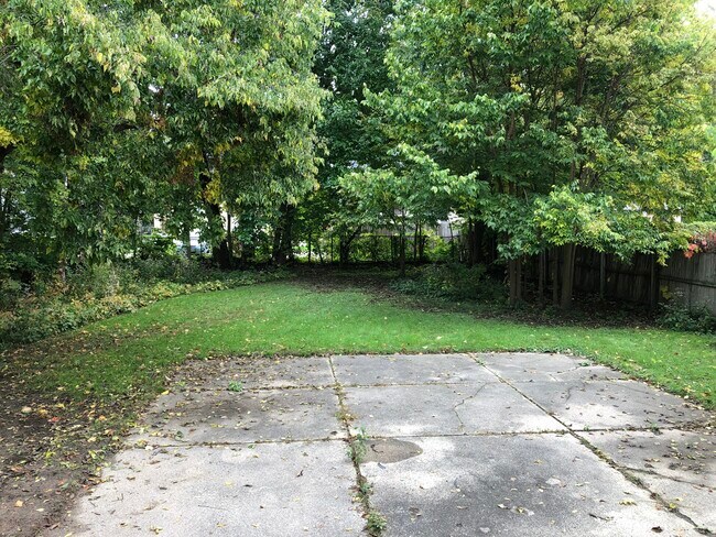 Building Photo - 130 College Ave NE