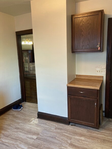 Building Photo - 1141 S 71st St