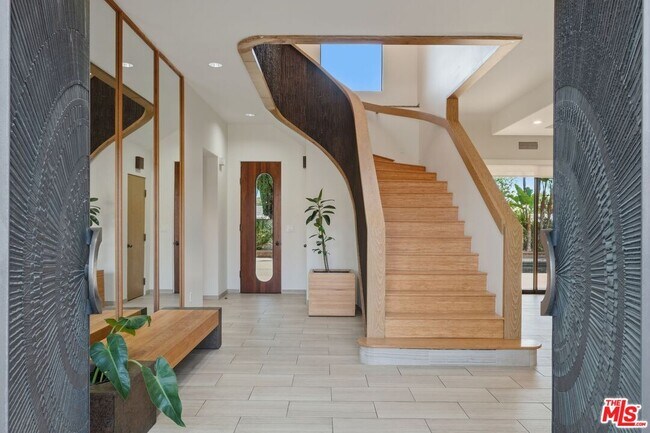 Building Photo - 2408 Venus Dr