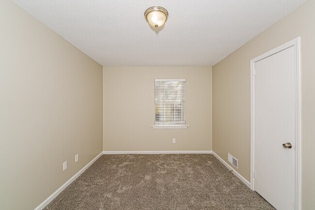 Building Photo - 1416 Maralyn Dr