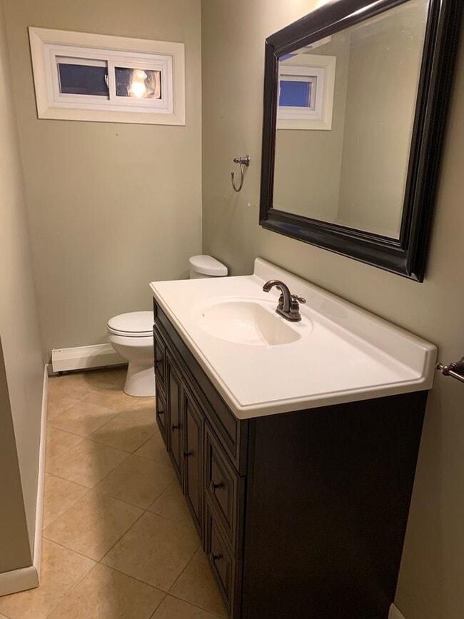 Building Photo - 3 BR 1.5 Bath brick rancher on 2 acres in Fairfield