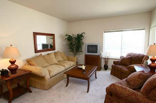 Building Photo - 476 W Huron St