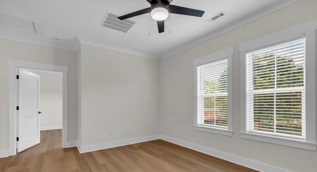 Building Photo - 181 Circle Dr W