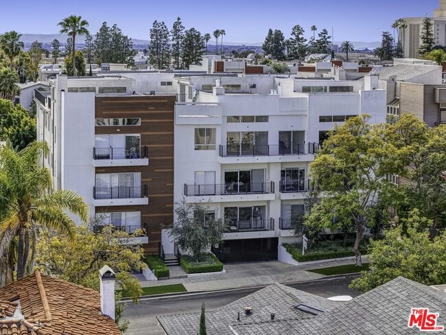 Building Photo - 10630 Wilkins Ave