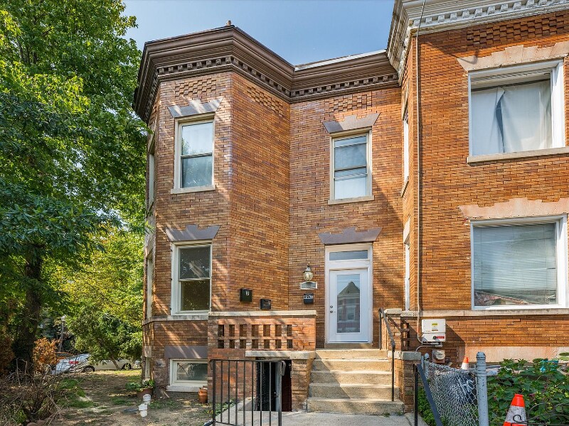 Building Photo - 3002 11th St NW