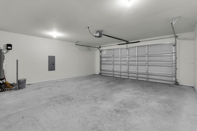 Building Photo - 213 Church Hill Ct