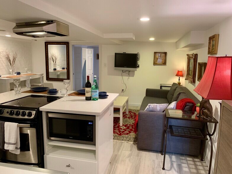 Building Photo - 1612 3rd St NW