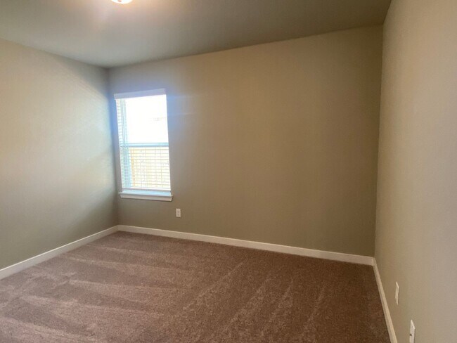 Building Photo - 3 BEDROOM, PLUS OFFICE, BELTON ISD