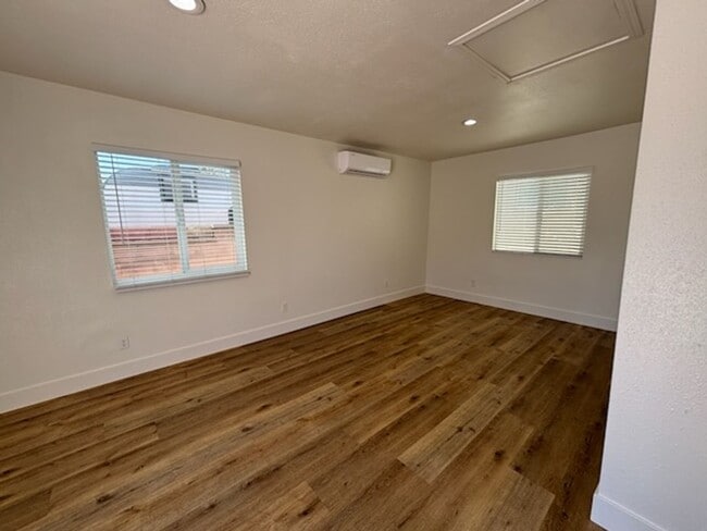 Building Photo - 5704 Wisteria Dr