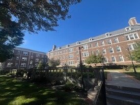 Building Photo - 4604 Grove St